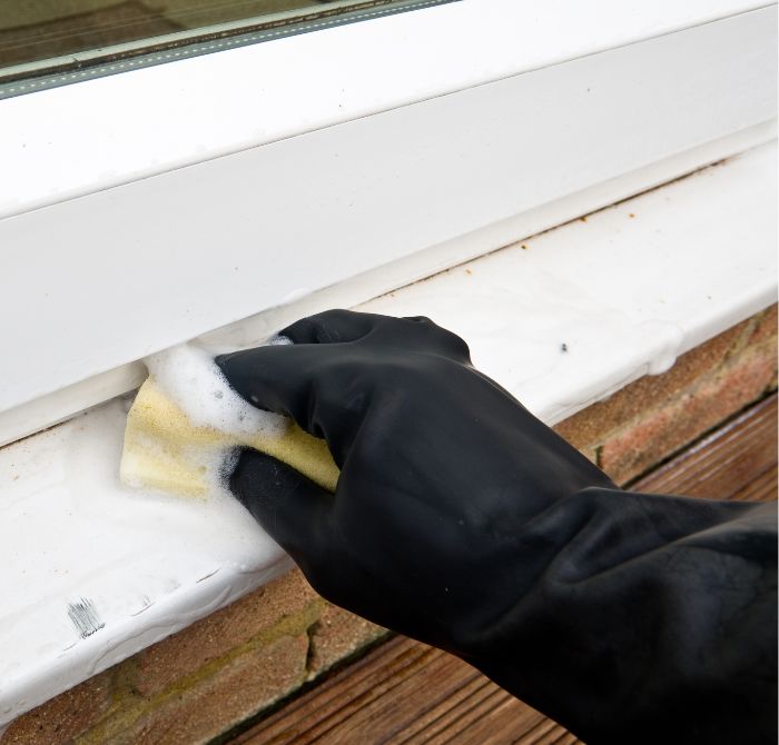 Éviter la moisissure de l'encadrement d'une fenêtre en bois