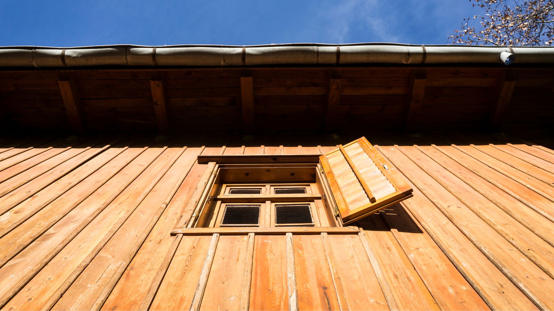 Ventilation de la fenêtre en bois : guide complet pour une maison saine